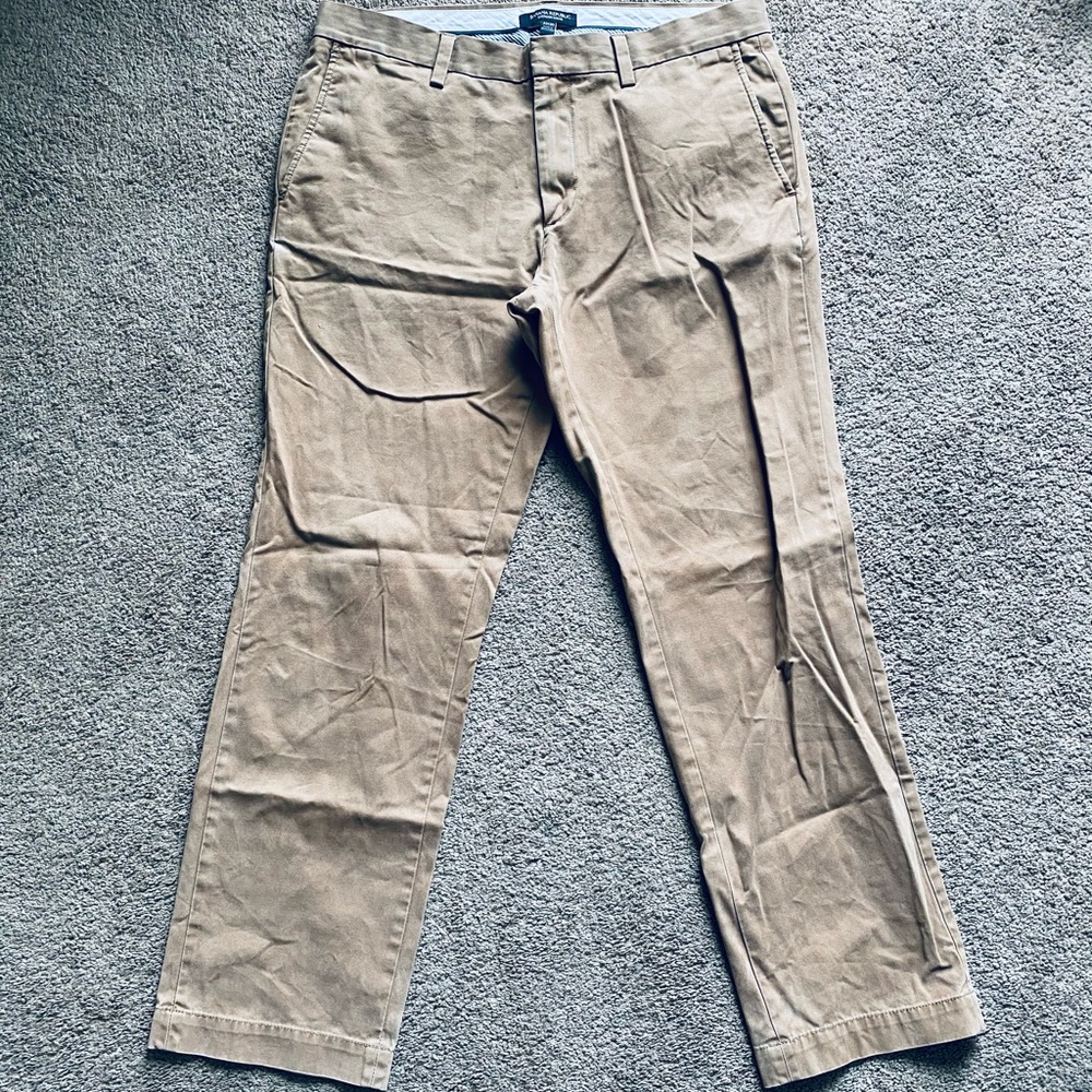 (EUC) - Banana Republic Chinos- KHAKI 32X30